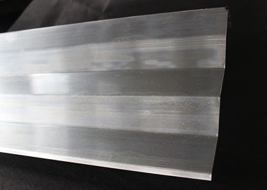 Het verfraaien van Metaal Opgeschort Gegolft Aluminiumplafond vormde 0.7mm voor de tegels van het bureauplafond
